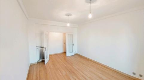 Foto 4 de Piso de alquiler en Calle de Clara del Rey, Prosperidad, Madrid