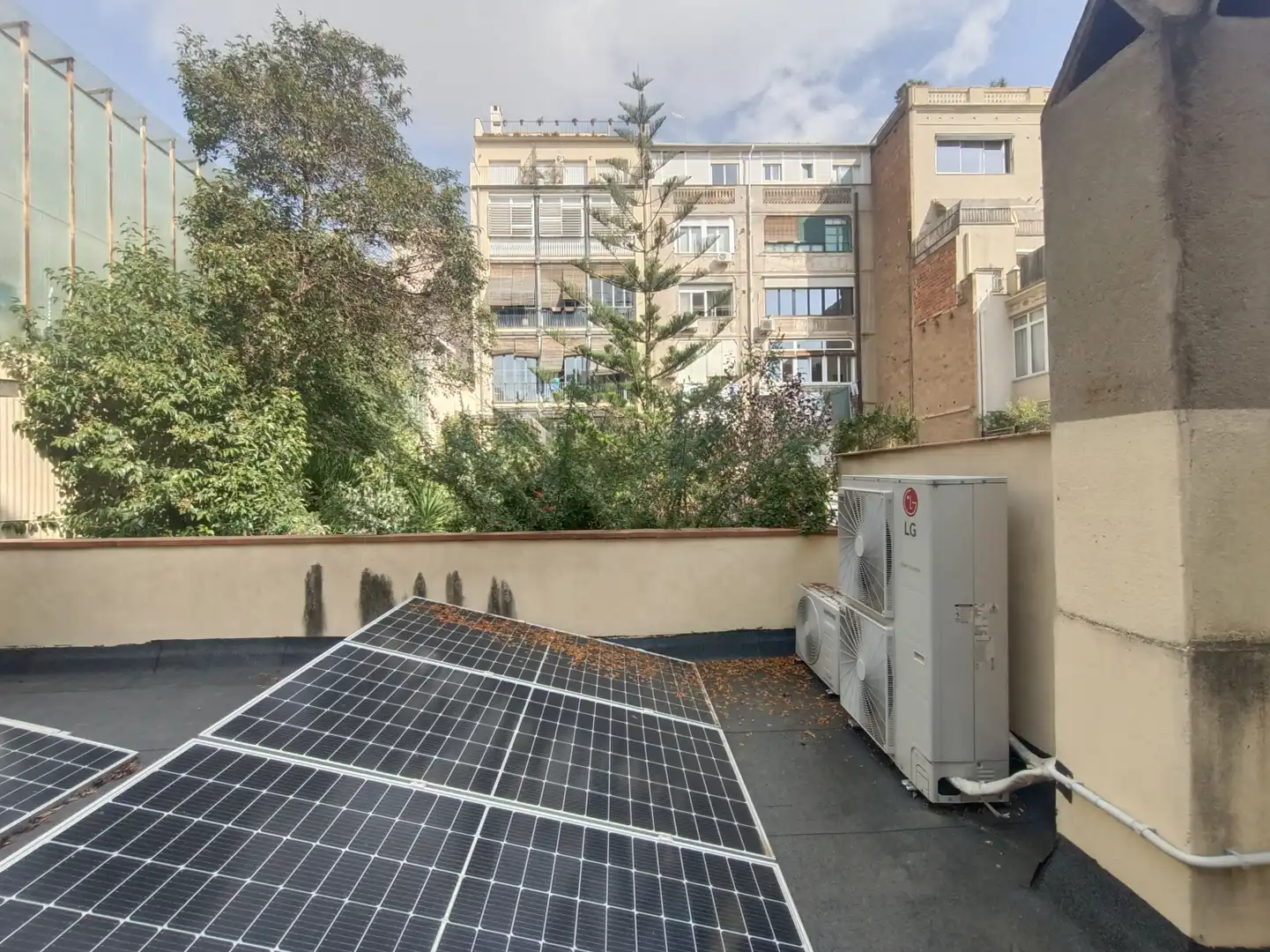 Vista exterior de Local en venta en Barcelona con Aire acondicionado