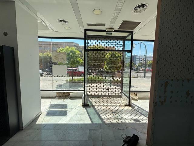 Local comercial en Venta en Avenida de la Arruzafilla, 8 en El Brillante -El Naranjo - El Tablero