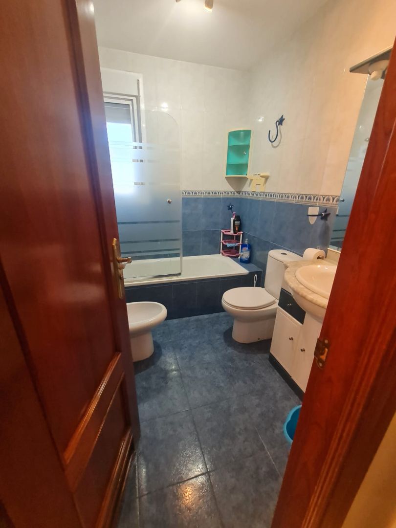 Bany de Àtic de lloguer en  Ceuta Capital amb Moblat