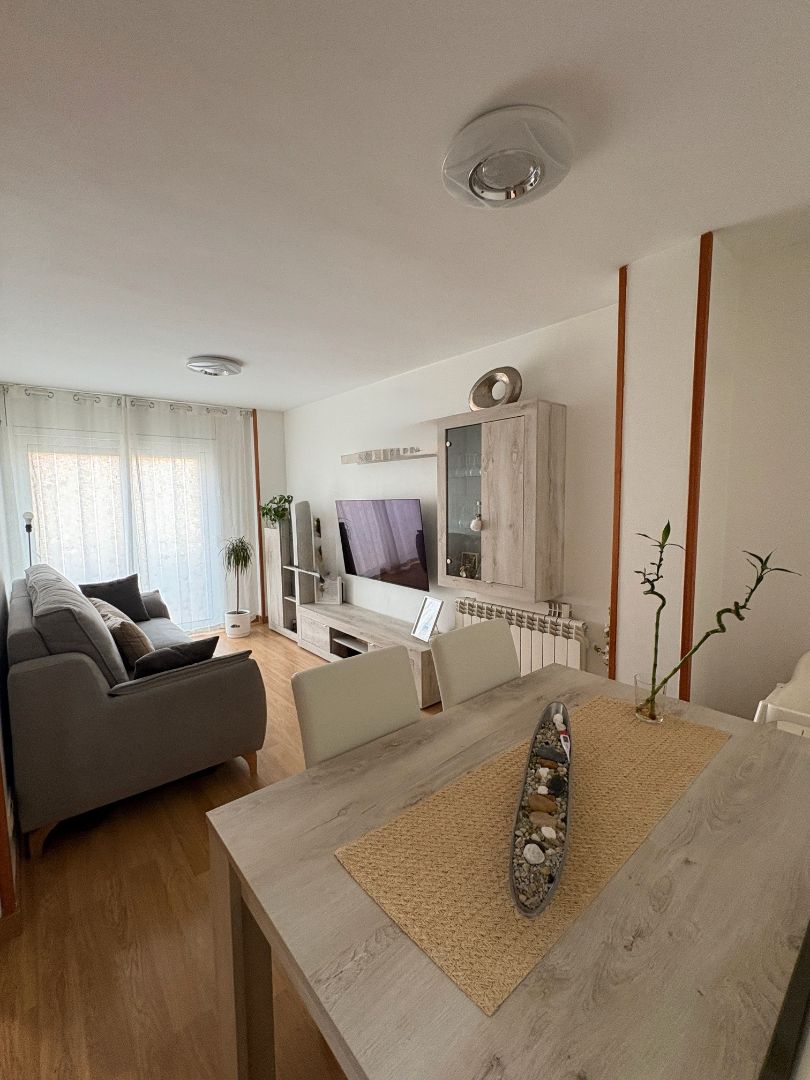 Sala d'estar de Pis en venda en Tona amb Calefacció, Parquet i Forn