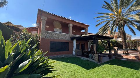 Foto 3 de Casa o xalet en venda a Calle Oporto, Manantiales - Lagar - Cortijo, Alhaurín de la Torre