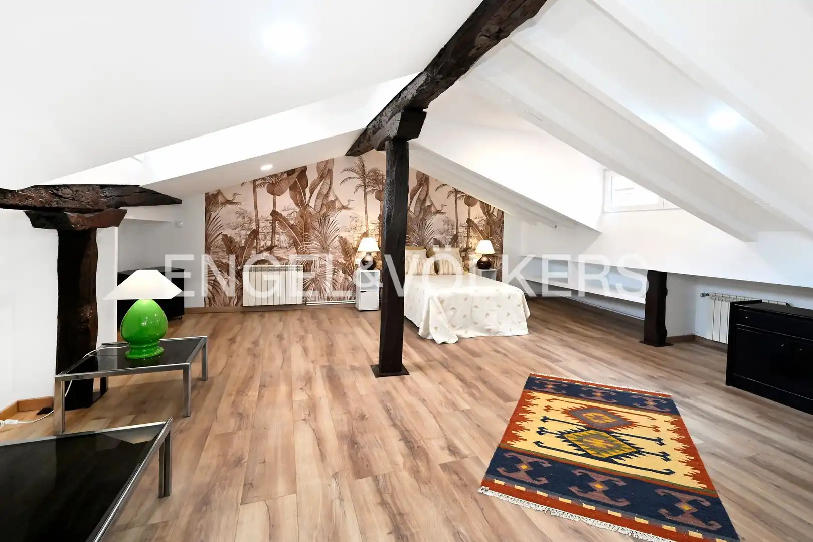 Habitación de Ático en venta en Santander con Calefacción, Parquet y Balcón