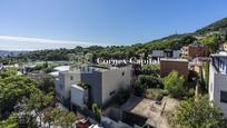 Exterior view of Single-family semi-detached for sale in  Barcelona Capital  with Air Conditioner, Heating and Terrace