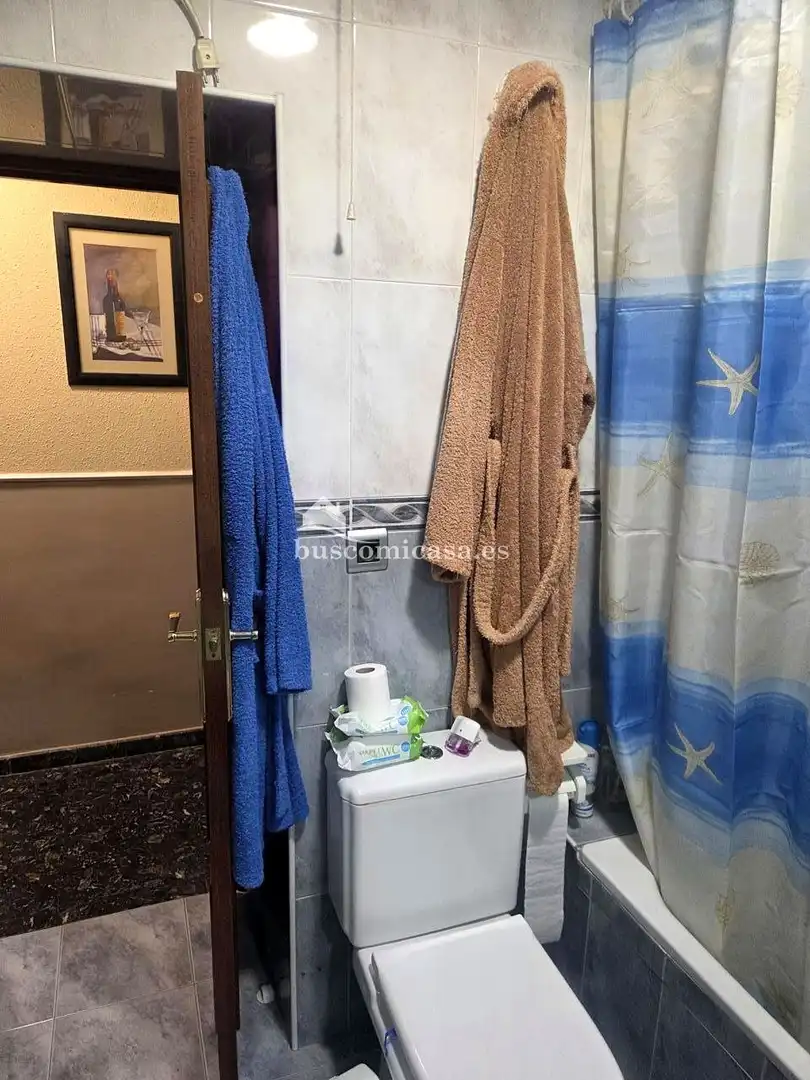 Bany de Casa adosada en venda en Jaén amb Aire condicionat, Terrassa i Moblat