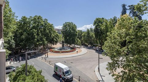 Residencia señorial reformada en la emblemática Carrera de la Virgen, con vistas privilegiadas a la plaza del Humilladero y Sierra