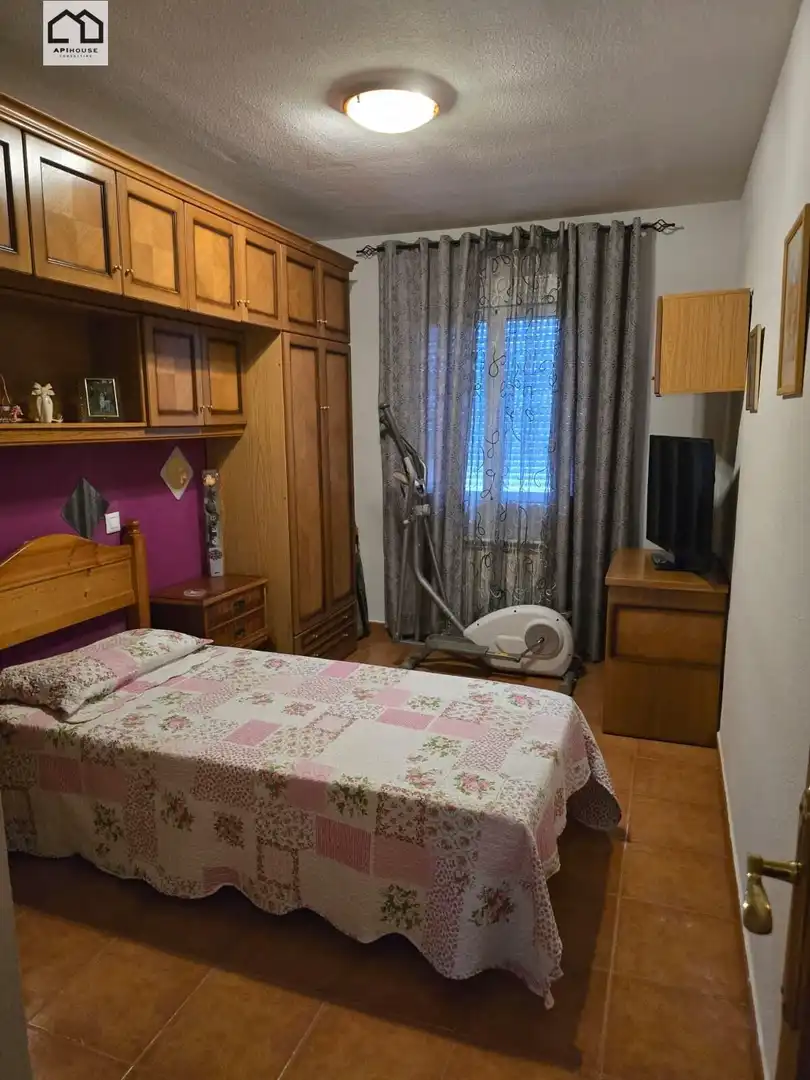 Dormitori de Casa adosada en venda en Los Cerralbos amb Aire condicionat, Terrassa i Traster