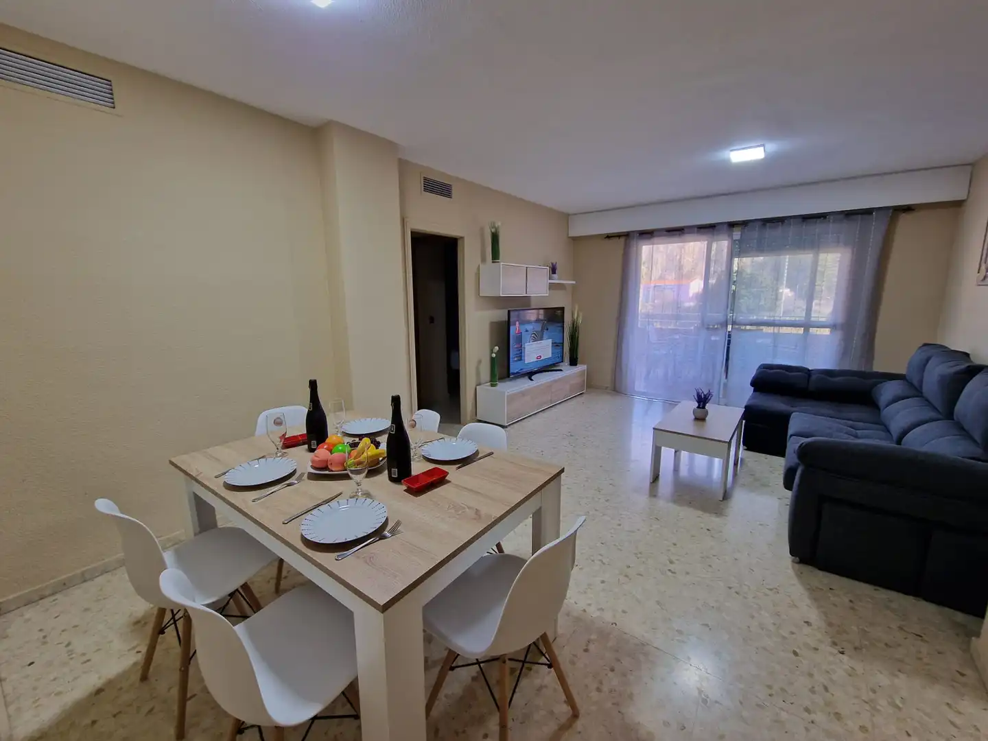 Menjador de Apartament de lloguer en Dénia amb Aire condicionat, Calefacció i Terrassa