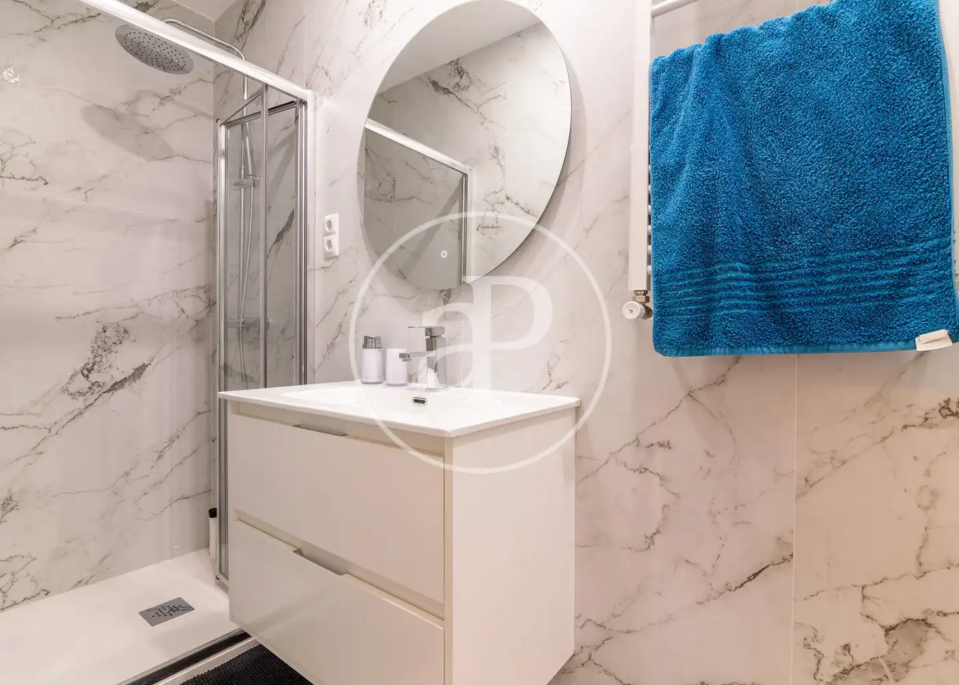 Badezimmer von Wohnung zur Miete in Madrid mit Klimaanlage, Heizung und Möbliert