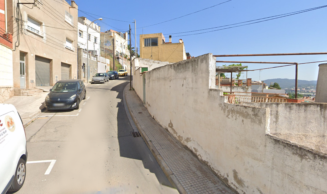 Vista exterior de Casa adosada en venda en Sant Vicenç Dels Horts amb Terrassa
