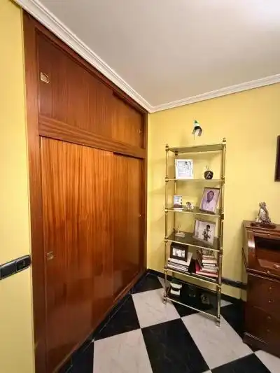 Piso en venta en Badajoz con Calefacción, Terraza y Trastero