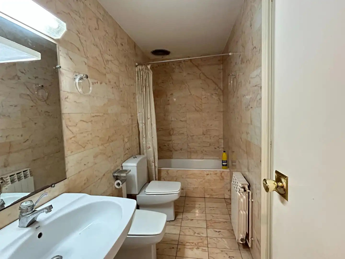 Badezimmer von Geschaftsraum zum Verkauf in Calella