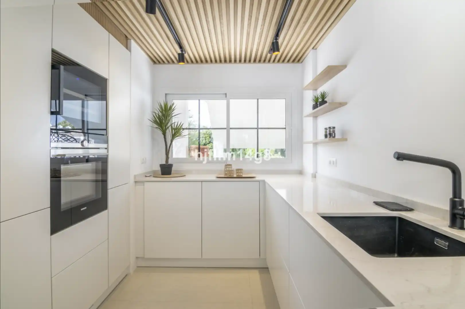 Apartamento con piscina en venta en Nueva Andalucía, imagen 12