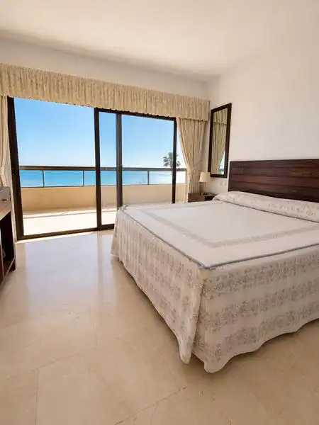 Schlafzimmer von Wohnung zur Miete in Estepona mit Terrasse