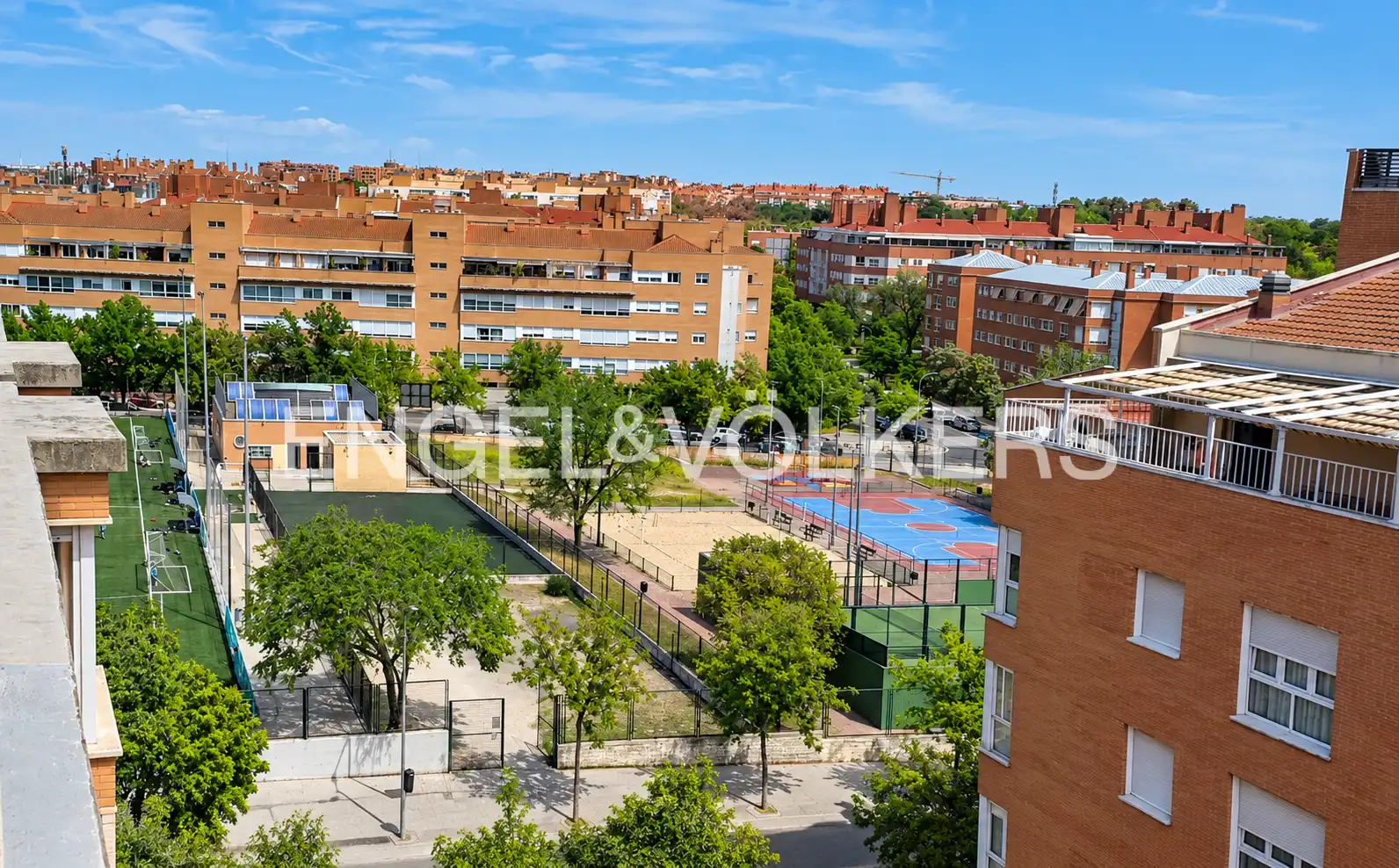 Exterior view of Attic for sale in Madrid  with Air Conditioner, Heating and Private garden