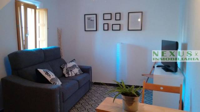 Casa adosada en Alquiler en Casco Antiguo