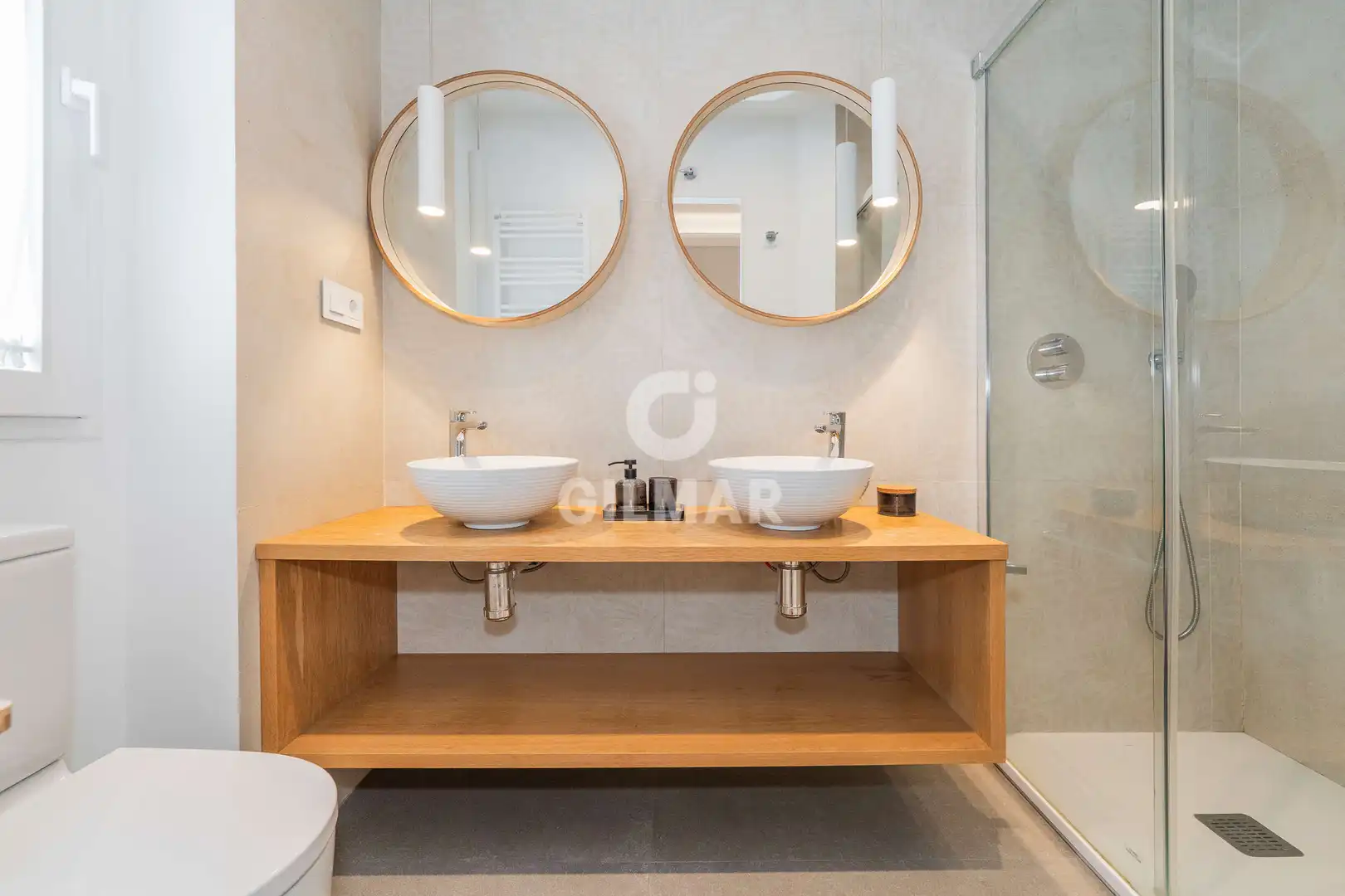 Baño de Piso en venta en Madrid con Calefacción y Trastero