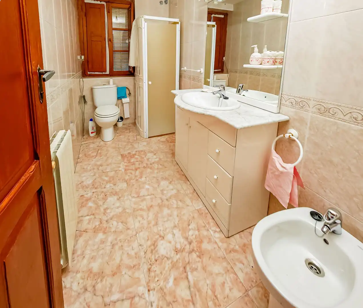 Bany de Casa o xalet en venda en Toreno amb Calefacció i Moblat