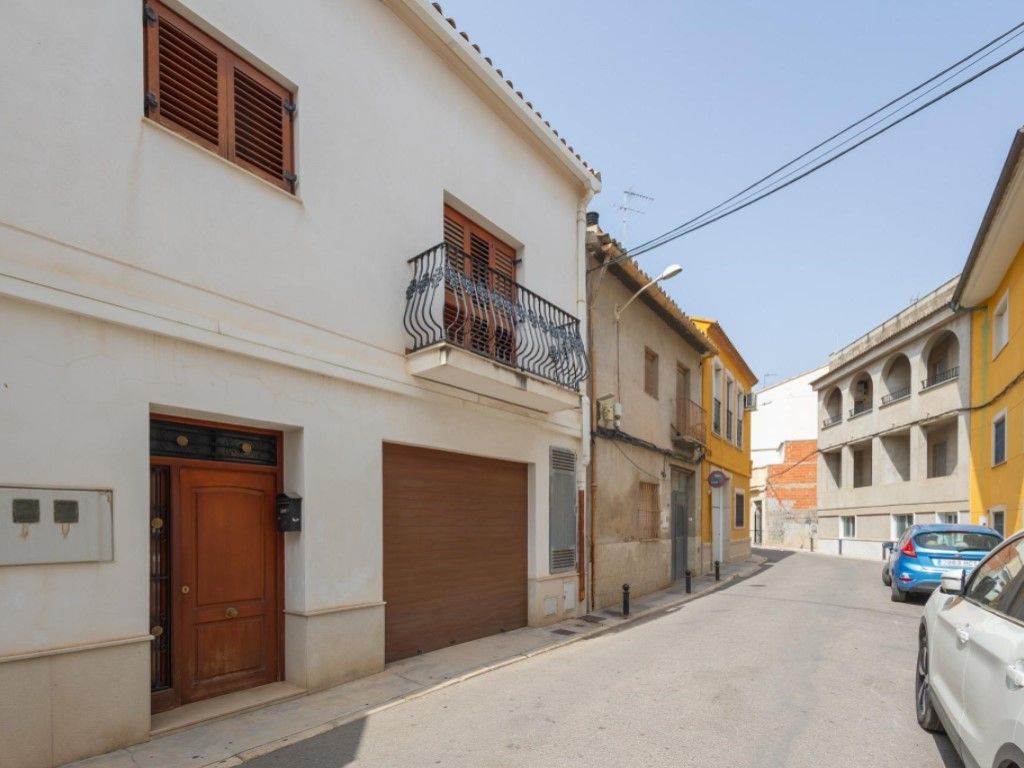 Vista exterior de Casa o xalet en venda en Cheste amb Calefacció i Balcó