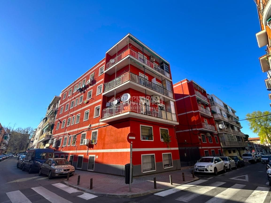 Vista exterior de Pis en venda en  Madrid Capital amb Calefacció