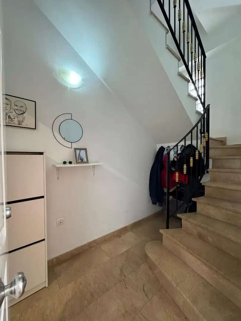 Maisonette zum Verkauf in Murcia mit Terrasse, Abstellraum und Balkon