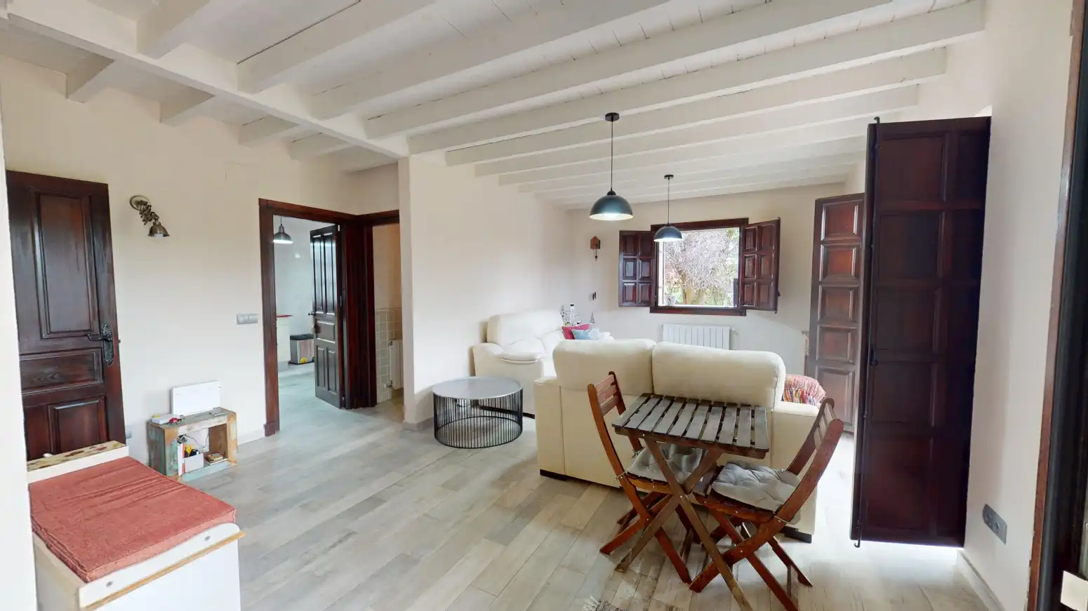 Sala d'estar de Casa adosada en venda en Piélagos amb Jardí privat i Parquet
