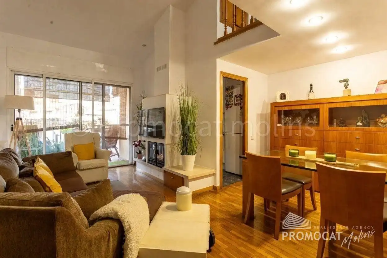 Sala d'estar de Casa o xalet en venda en Molins de Rei amb Aire condicionat, Calefacció i Terrassa