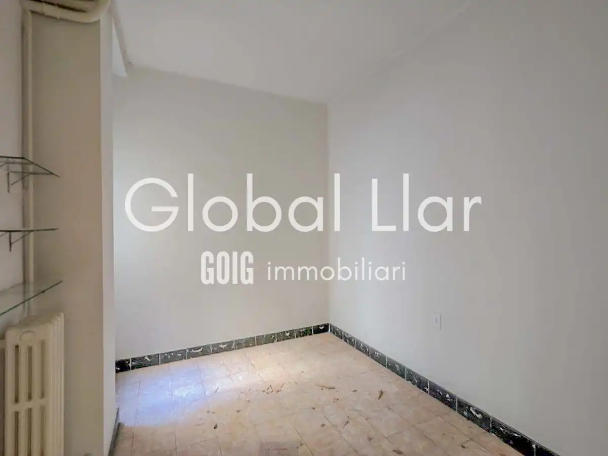 Wohnung zum Verkauf in Lleida mit Klimaanlage, Heizung und Balkon