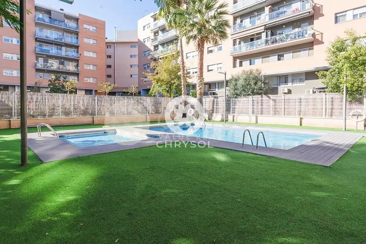 Piscina de Piso en venta en Barcelona con Aire acondicionado, Calefacción y Jardín privado