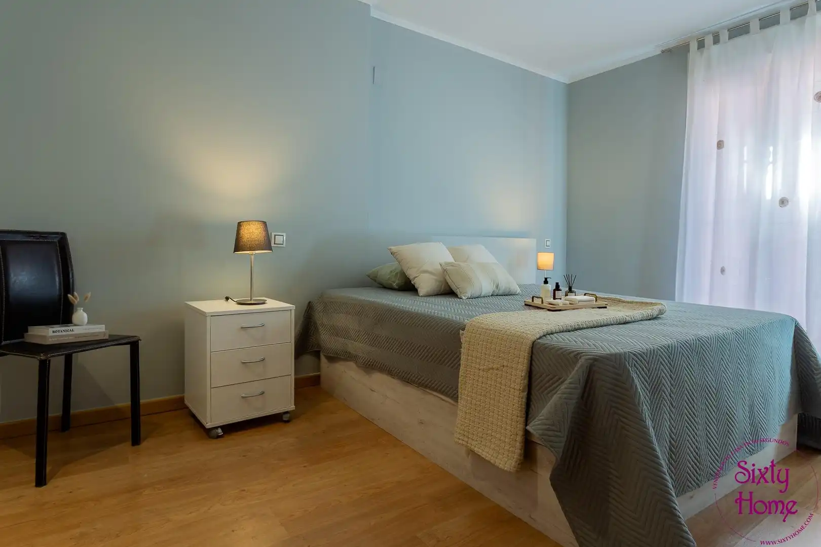Bedroom of Flat for sale in Zaragoza  with Heating, Parquet flooring and Furnished
