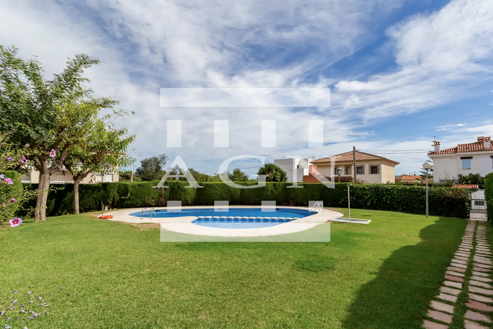 Piscina de Apartament en venda en Cambrils amb Aire condicionat, Calefacció i Terrassa