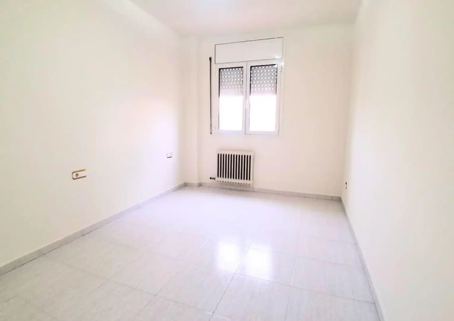 Habitación de Piso en venta en Sabadell con Calefacción