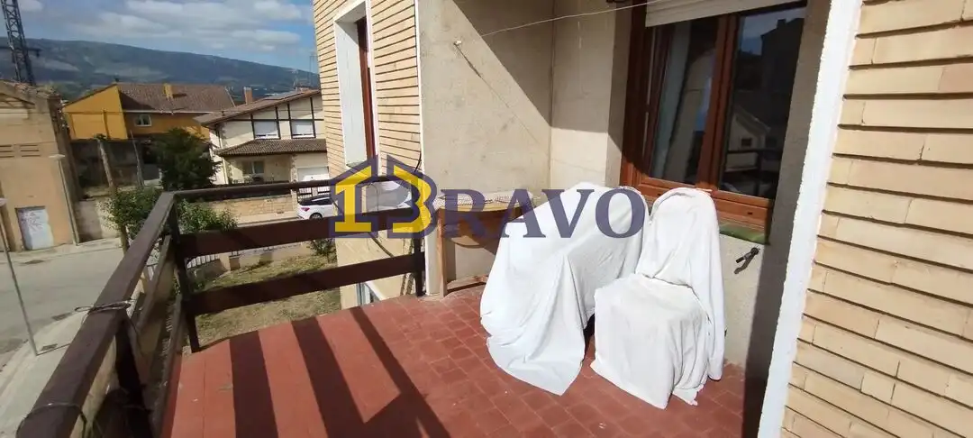 Terraza de Dúplex en venta en Medina de Pomar con Calefacción, Jardín privado y Terraza