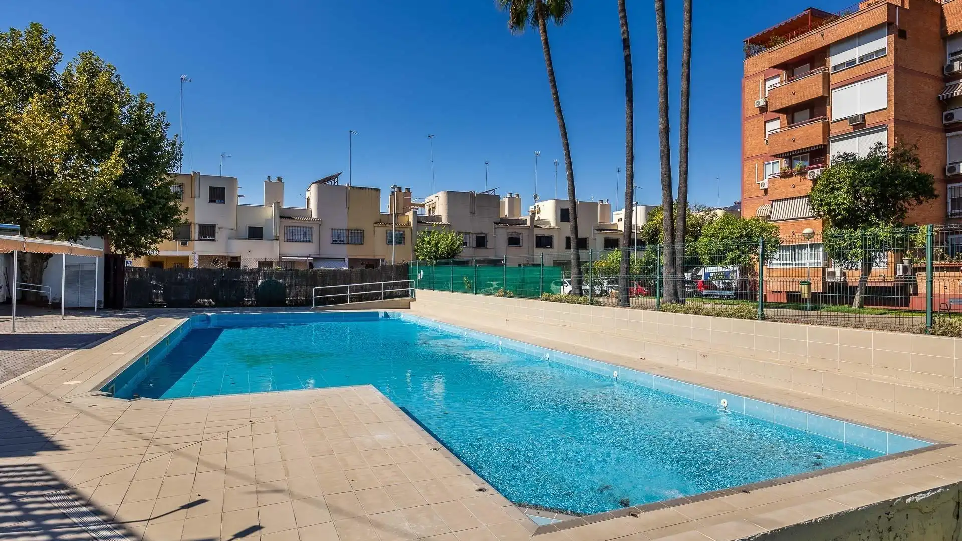 Piscina de Piso en venta en  Sevilla Capital con Aire acondicionado y Piscina comunitaria