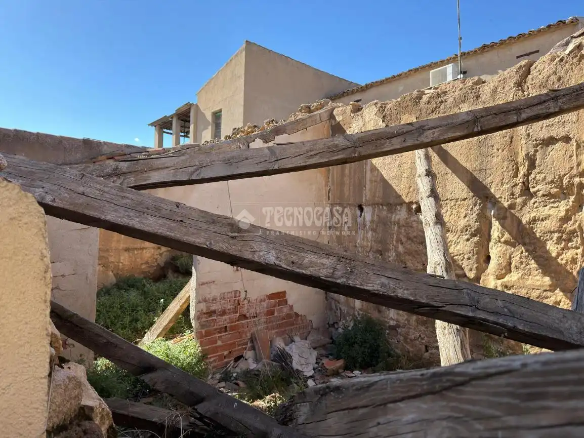 Casa adosada en venda en Villamuelas