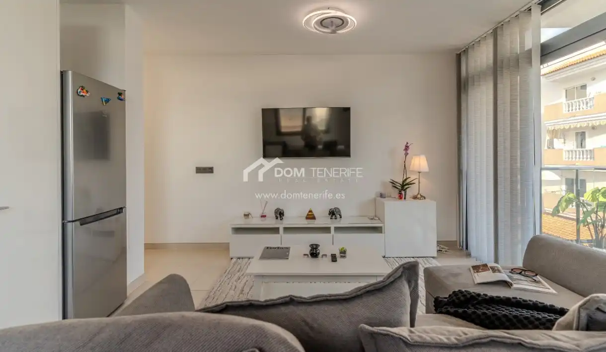 Sala de estar de Piso en venta en Adeje con Terraza, Trastero y Piscina
