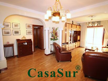 Living room of Apartment for sale in Valladolid Capital  with Heating, Parquet flooring and Terrace