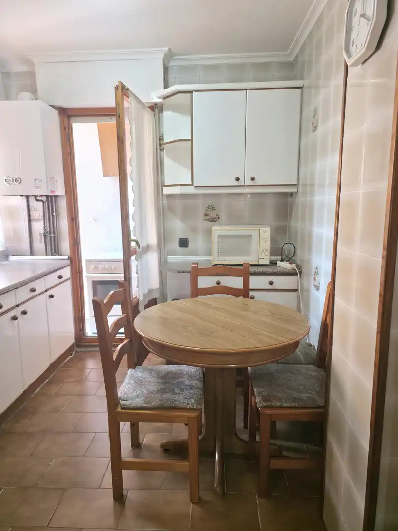 Cuina de Pis en venda en Aguilar de Campoo amb Calefacció, Parquet i Traster