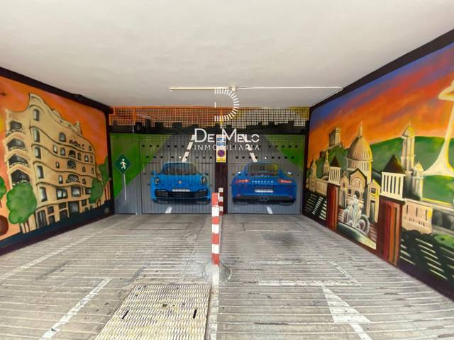Garaje en Venta en Pintor Tapiro, 2 en La Maternitat i Sant Ramon