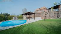 Piscina de Casa adosada en venda en Las Rozas de Madrid amb Aire condicionat, Terrassa i Piscina