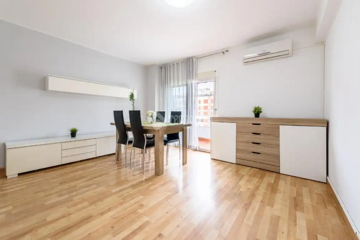 Appartement avec terrasse à vendre à C. de Mallorca, imagen 3