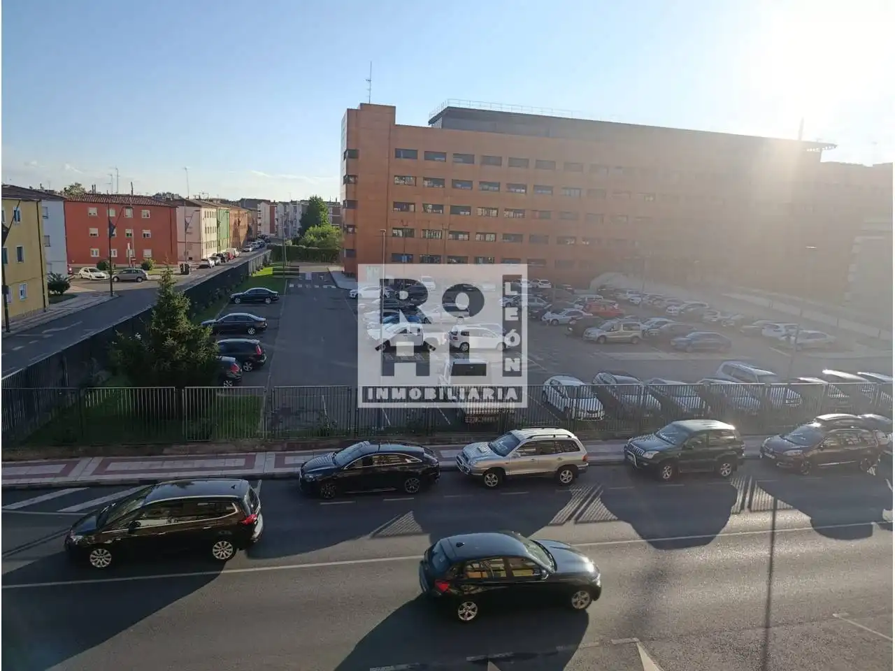 Parking de Piso en venta en León Capital  con Calefacción, Terraza y Trastero