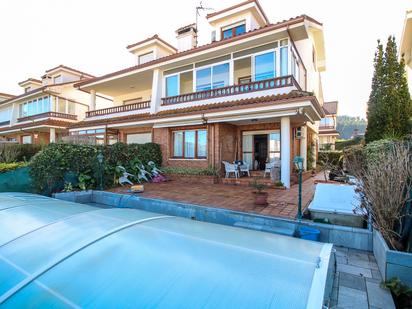 Vista exterior de Casa o xalet en venda en Miengo amb Calefacció, Parquet i Terrassa