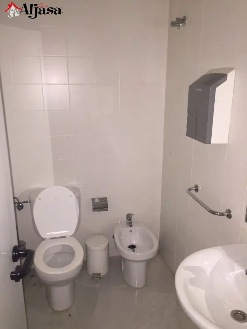 Badezimmer von Geschaftsraum zum Verkauf in Bailén