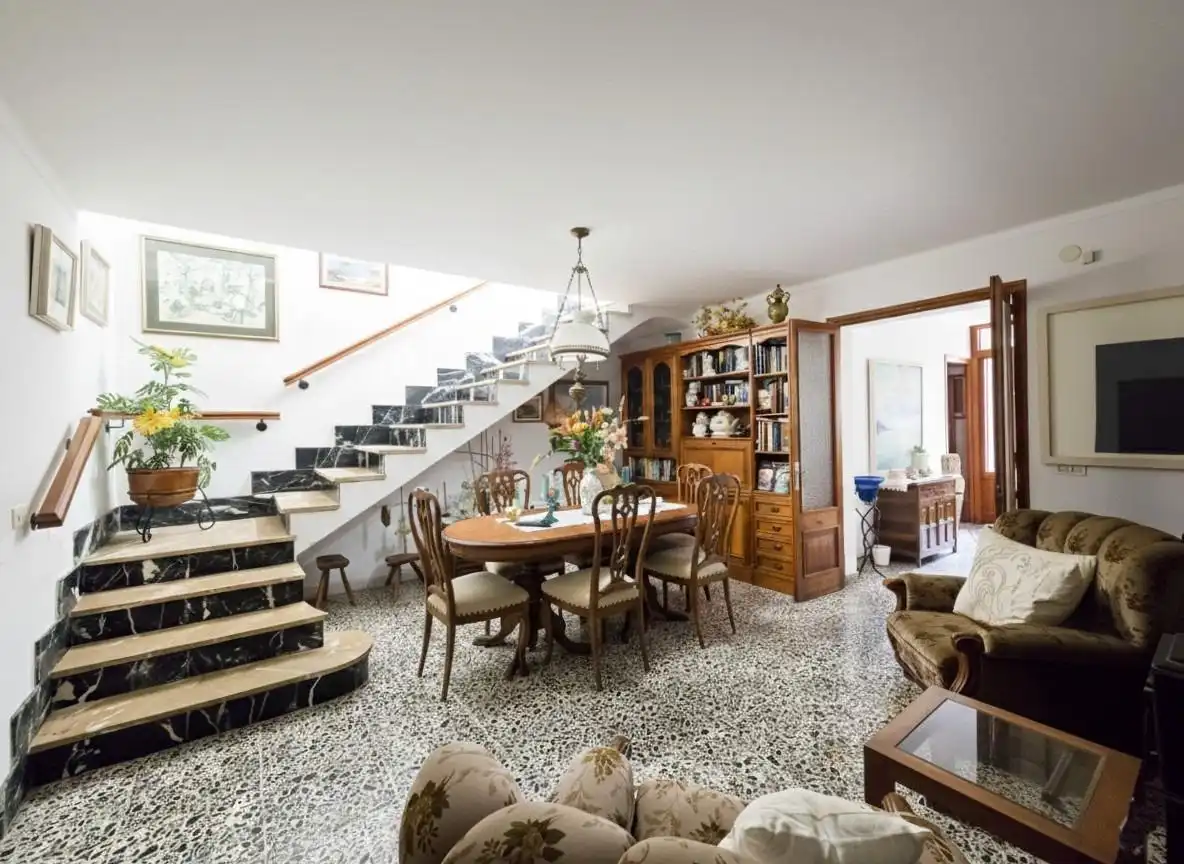 Casa in vendita a Calle Cecili Metel 122