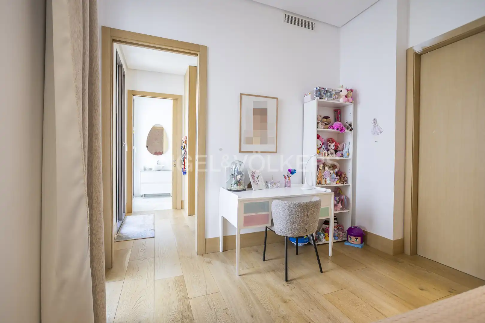 Habitación de Dúplex en venta en Madrid con Aire acondicionado, Calefacción y Jardín privado