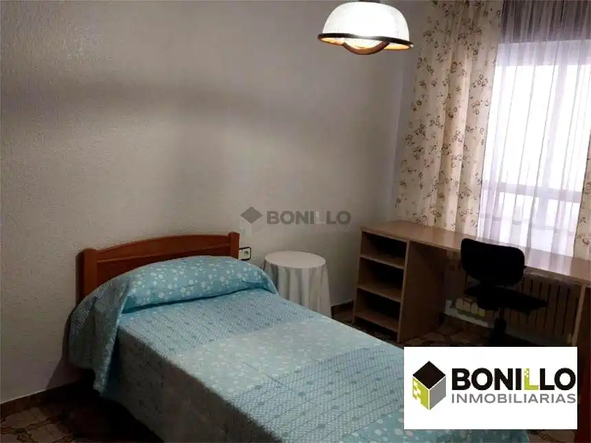 Schlafzimmer von Wohnung zur Miete in Teruel mit Heizung, Terrasse und Abstellraum