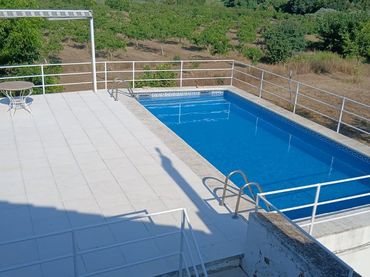 Landhaus mit Pool zum Verkauf in Plaça de la Constitució 4