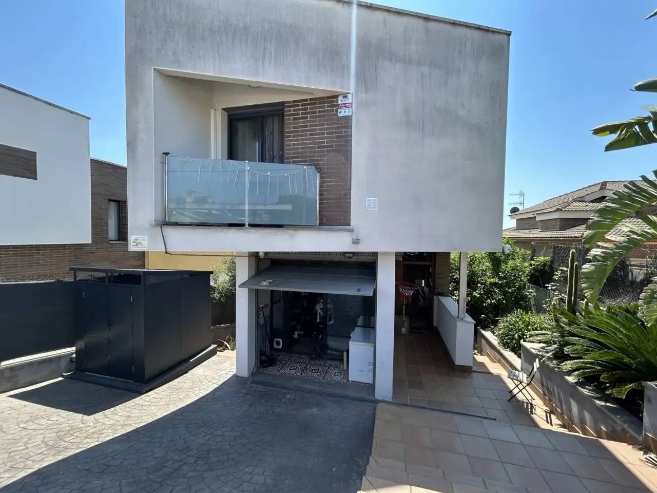 Vista exterior de Casa o xalet en venda en Cubelles amb Aire condicionat, Calefacció i Jardí privat