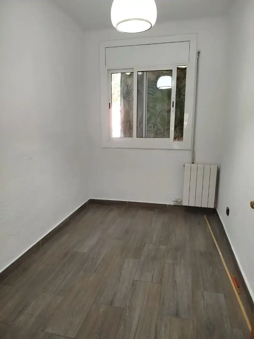 Habitación de Piso en venta en Badalona con Calefacción y Balcón